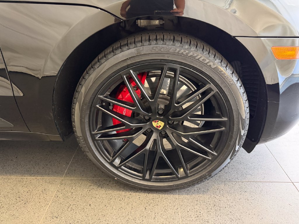 Certified 2023 Porsche Macan GTS AWD/4WD image 13