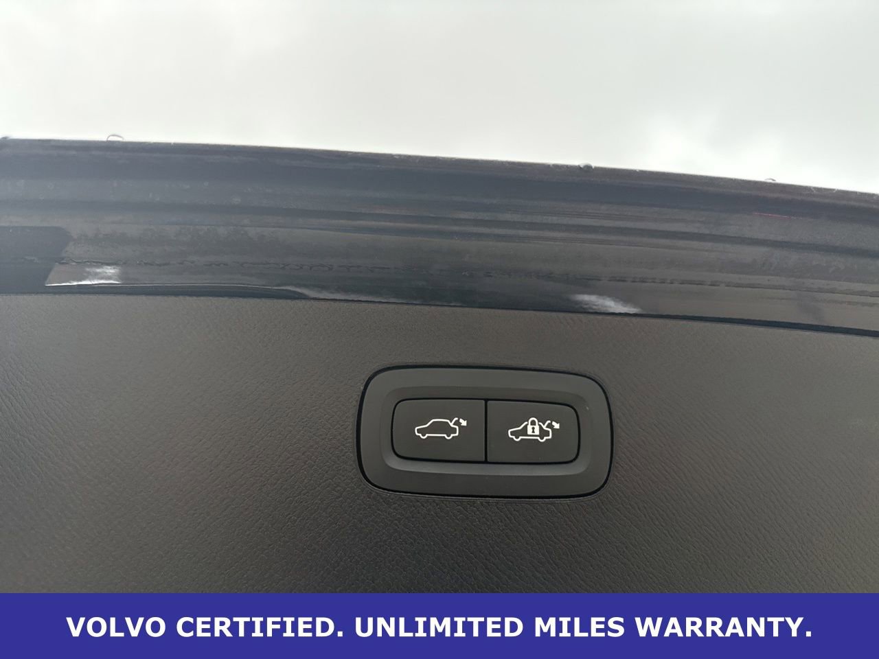 Certified 2023 Volvo XC90 B6 Plus w/ Protection Package Premier AWD/4WD image 8
