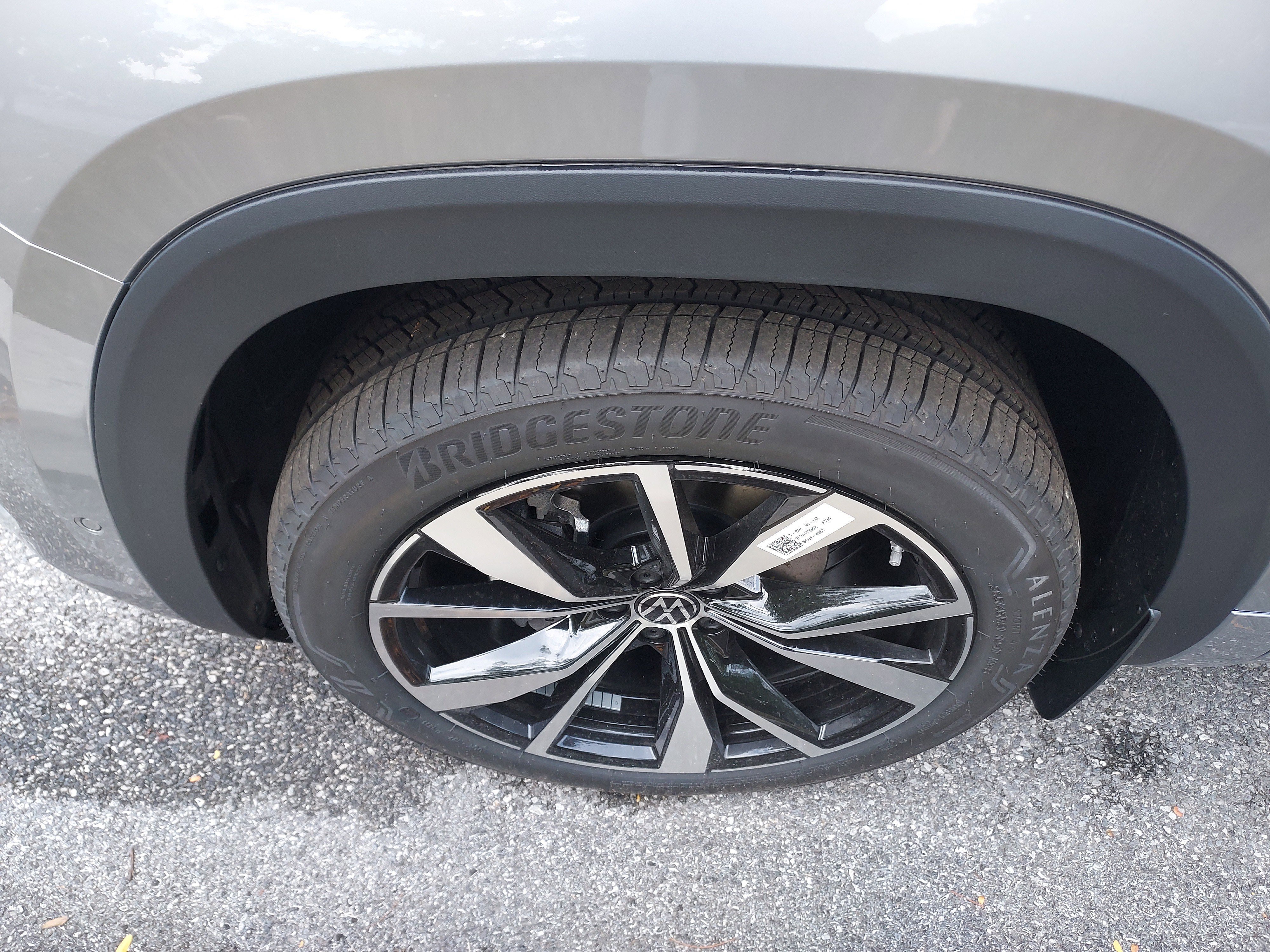 New 2026 Volkswagen Atlas SEL Premium R-Line image 9