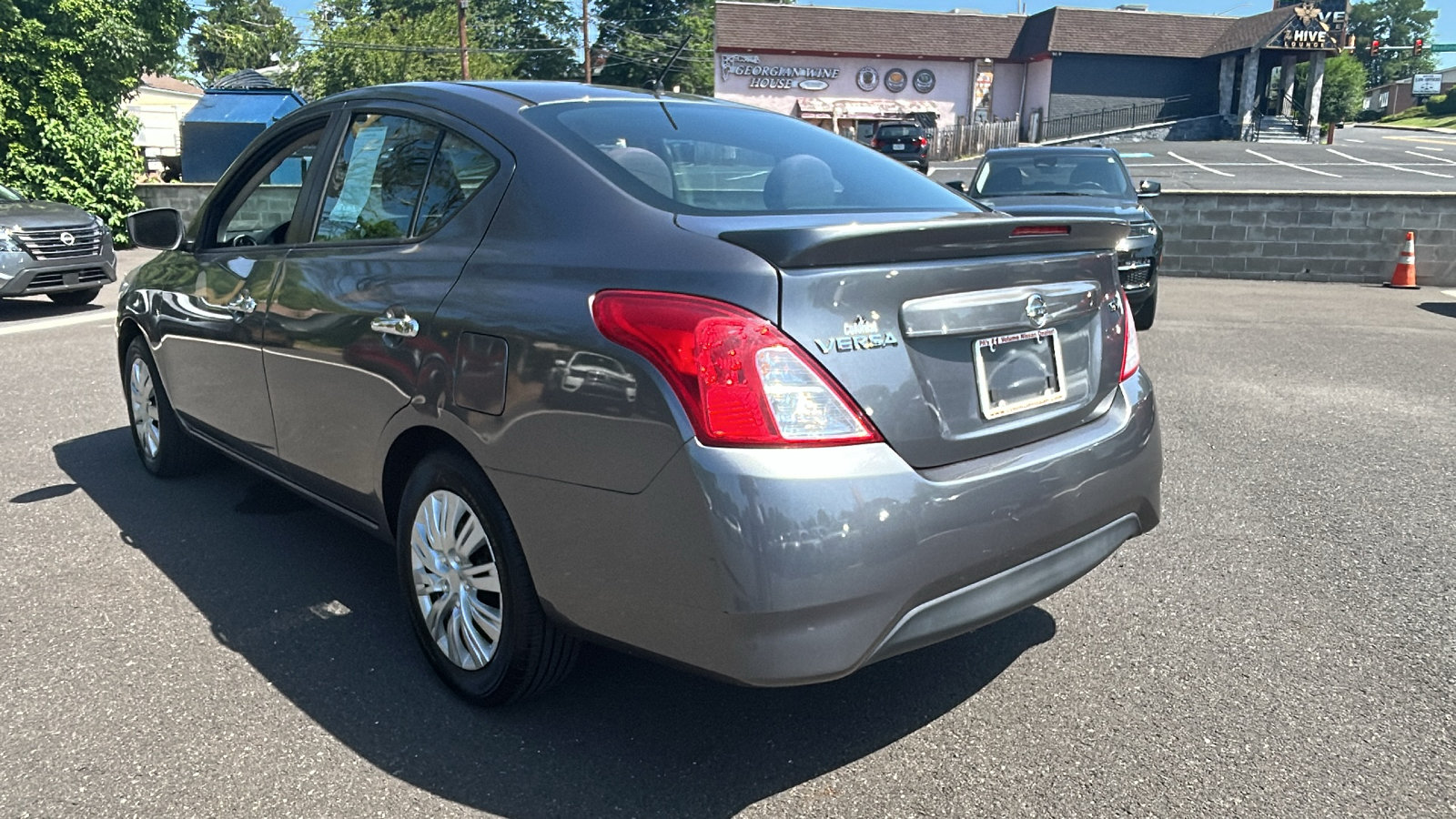 Used 2017 Nissan Versa SV FWD image 5
