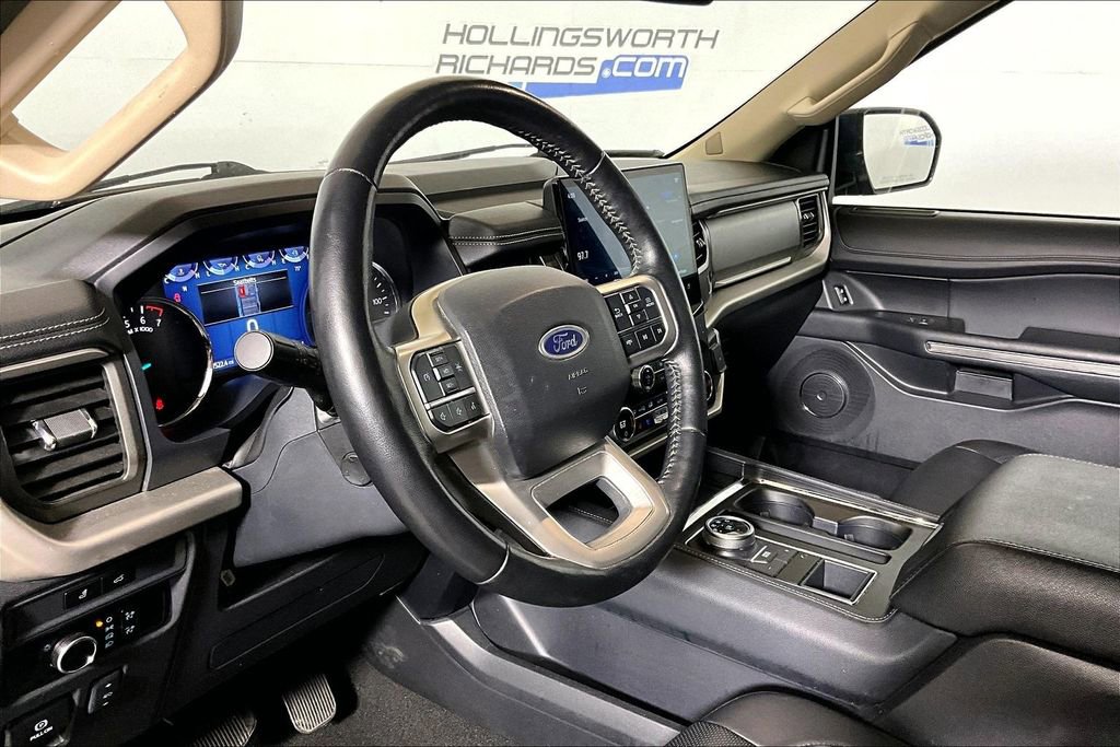 Certified 2024 Ford Expedition XLT image 10