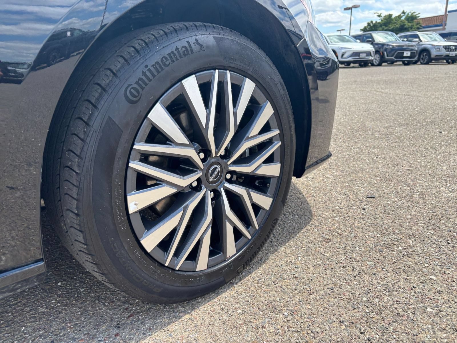 Used 2025 Nissan Altima 2.5 SV FWD image 31