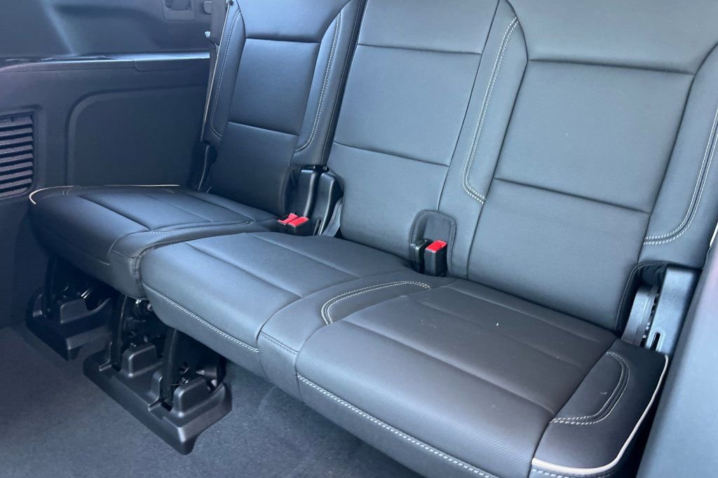 New 2026 Chevrolet Suburban Premier AWD/4WD image 13