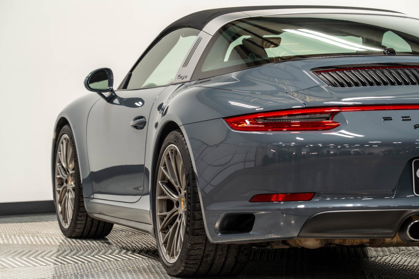 Used 2017 Porsche 911 Targa 4S image 13