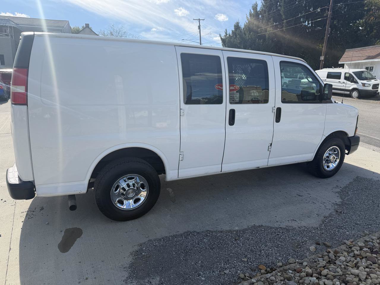 Used 2011 Chevrolet Express 2500 RWD image 6