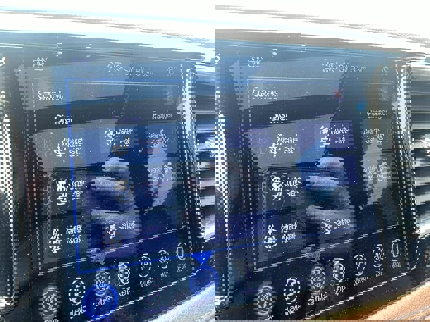 Used 2017 Chrysler Pacifica Limited w/ Tire & Wheel Group image 28