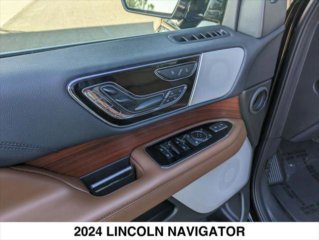 Certified 2024 Lincoln Navigator Reserve image 11