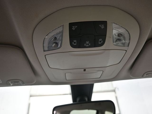 Used 2021 Chrysler Voyager Lxi image 12