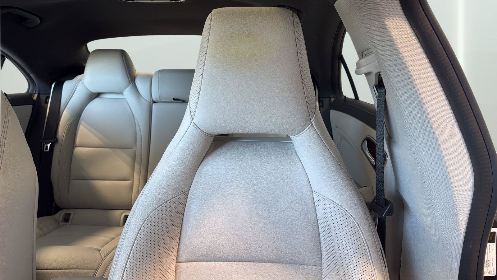 Used 2014 Mercedes-Benz CLA 250 image 23