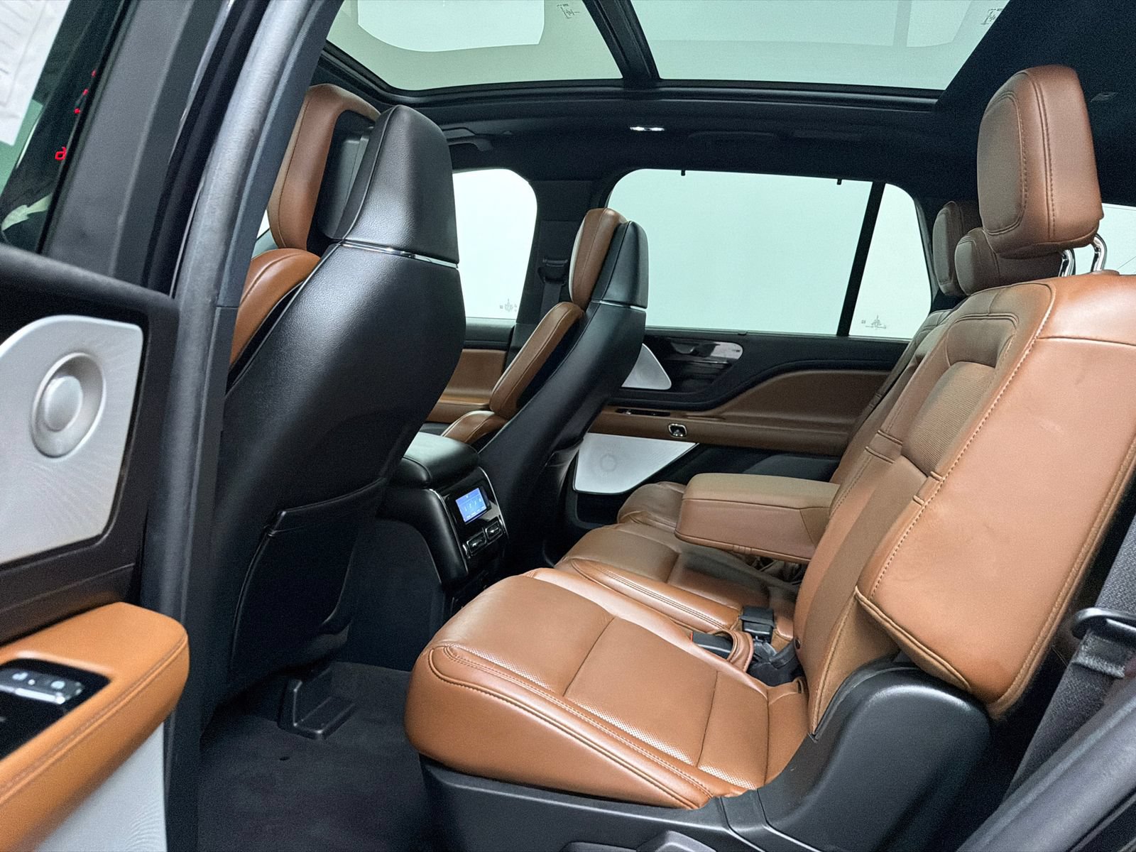 Used 2023 Lincoln Aviator Reserve w/ Equipment Group 201A AWD/4WD image 20