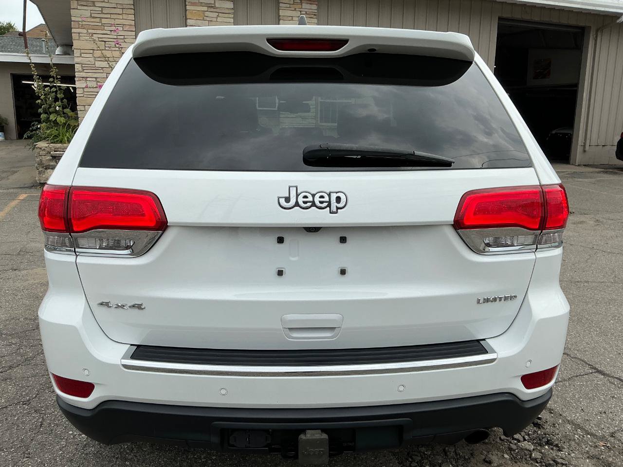 Used 2015 Jeep Grand Cherokee Limited w/ Trailer Tow Group IV AWD/4WD image 5
