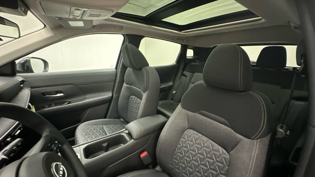 New 2026 Nissan Kicks SV w/ SV Premium Package AWD/4WD image 9