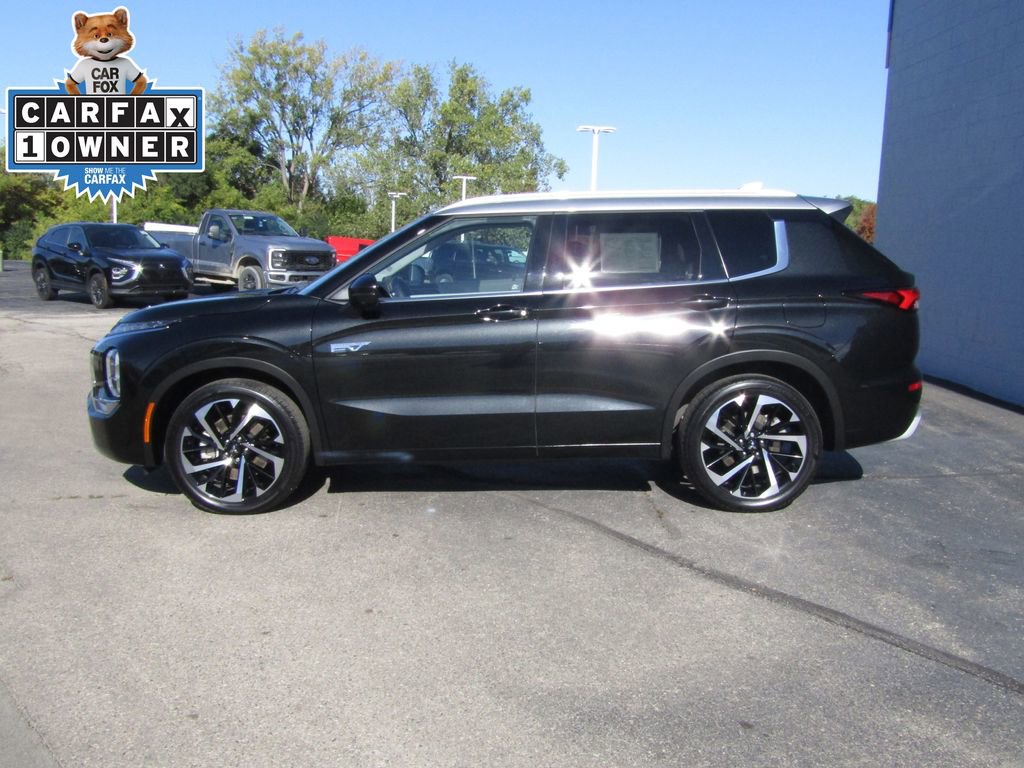 Used 2024 Mitsubishi Outlander SEL Black Edition image 2