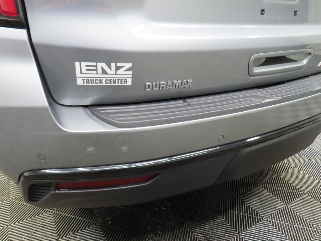 Used 2024 Chevrolet Suburban RST w/ Luxury Package image 46