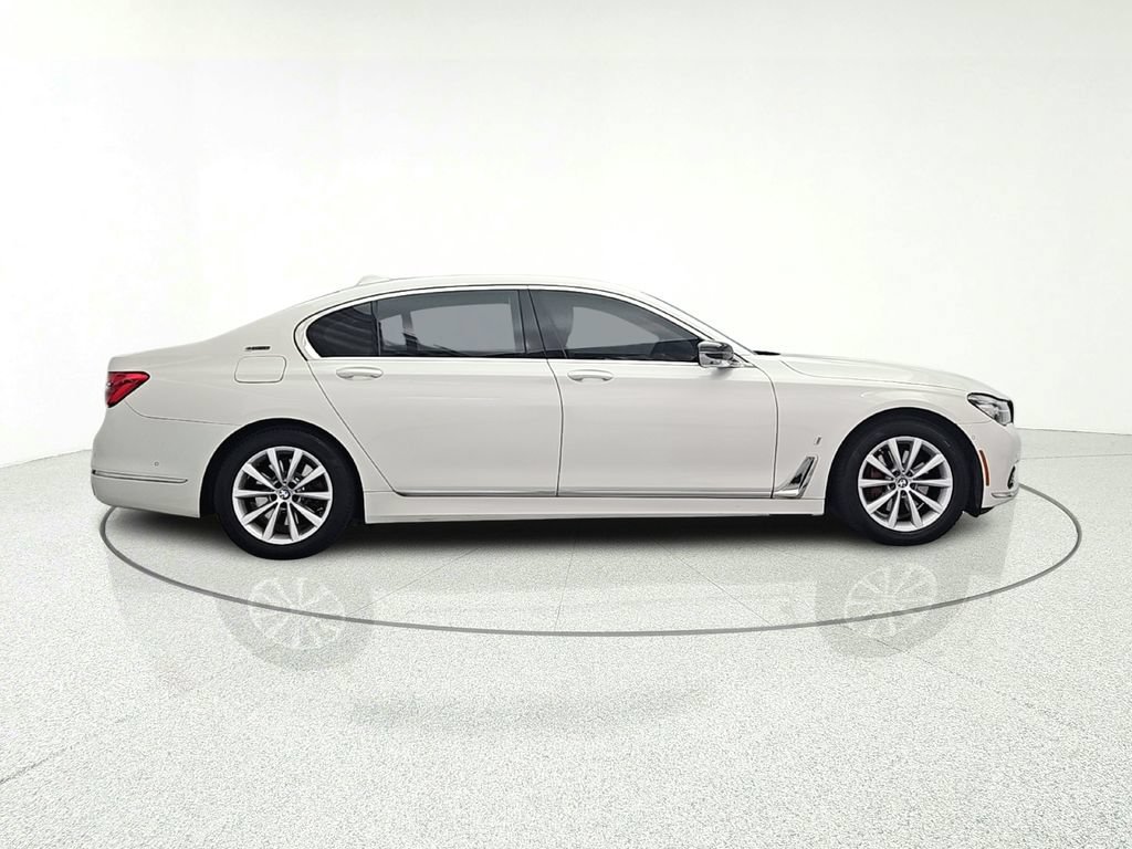 Used 2018 BMW 740e xDrive AWD/4WD image 8