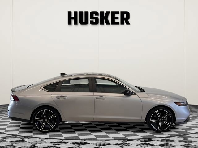Used 2023 Honda Accord Sport image 2