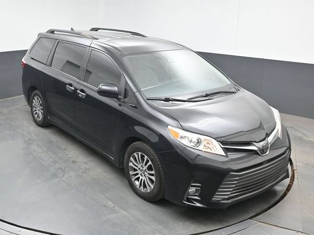 Used 2020 Toyota Sienna XLE FWD image 13
