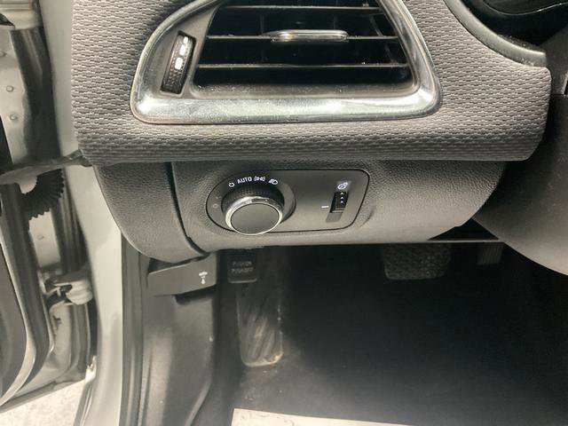 Used 2019 Chevrolet Cruze LT w/ Convenience Package image 11