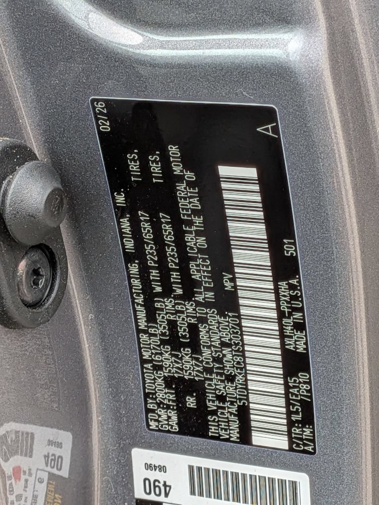 Used 2026 Toyota Sienna XLE FWD image 38