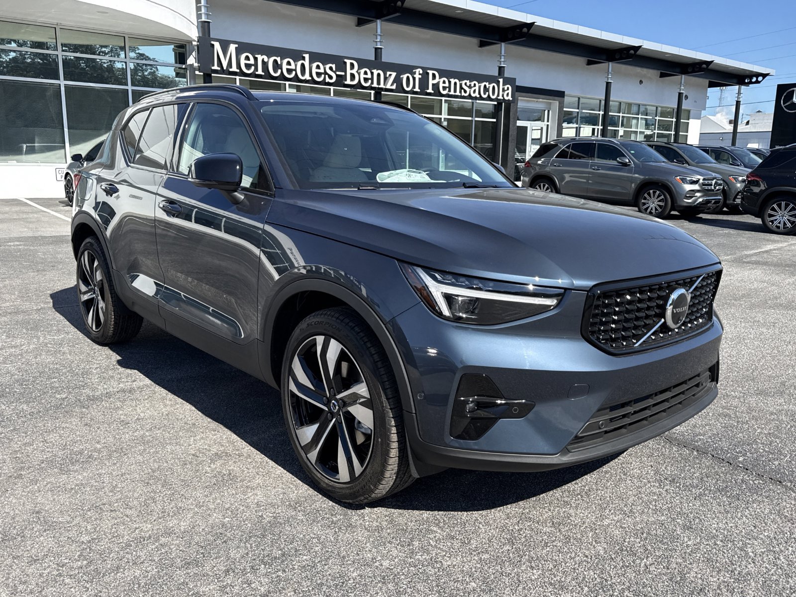 New 2026 Volvo XC40 B5 Ultra w/ Protection Package Premier AWD/4WD image 7