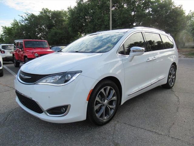 Used 2017 Chrysler Pacifica Limited FWD image 3