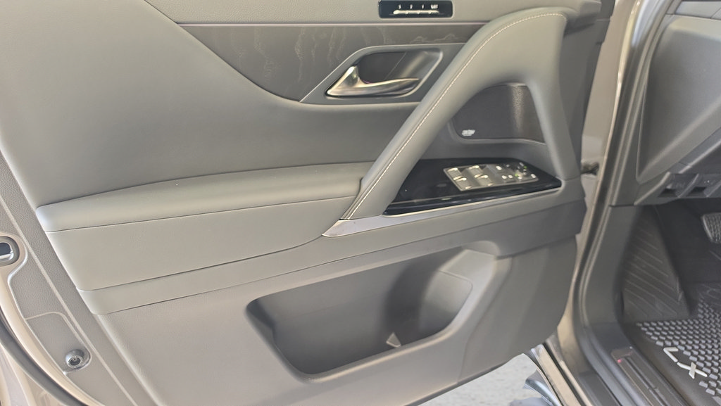 New 2026 Lexus LX 600 4WD w/ Accessory Package (2T) image 12