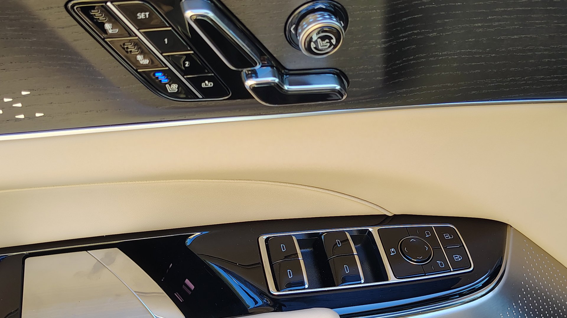 New 2026 Cadillac Lyriq Signature Luxury image 10