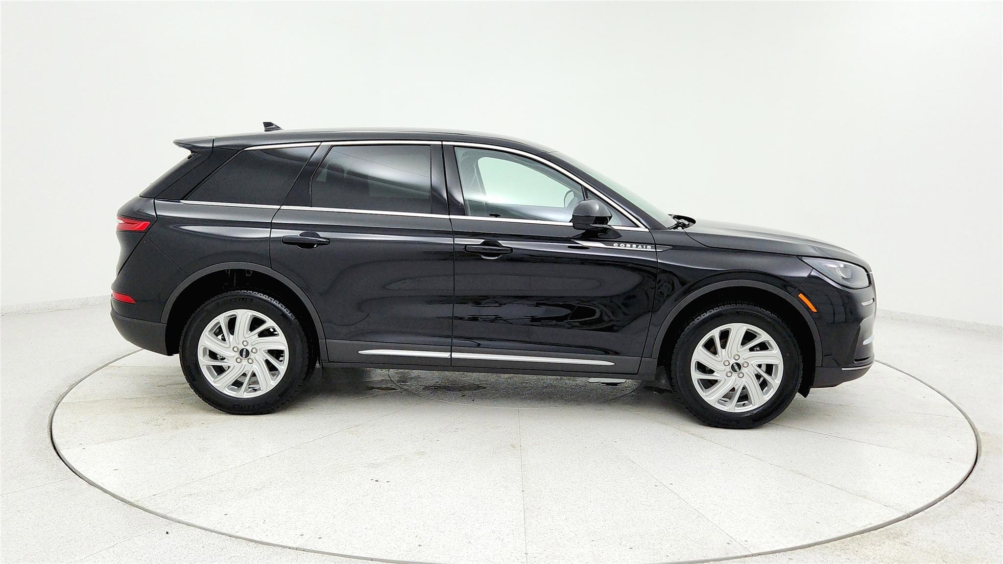 Used 2025 Lincoln Corsair FWD image 6