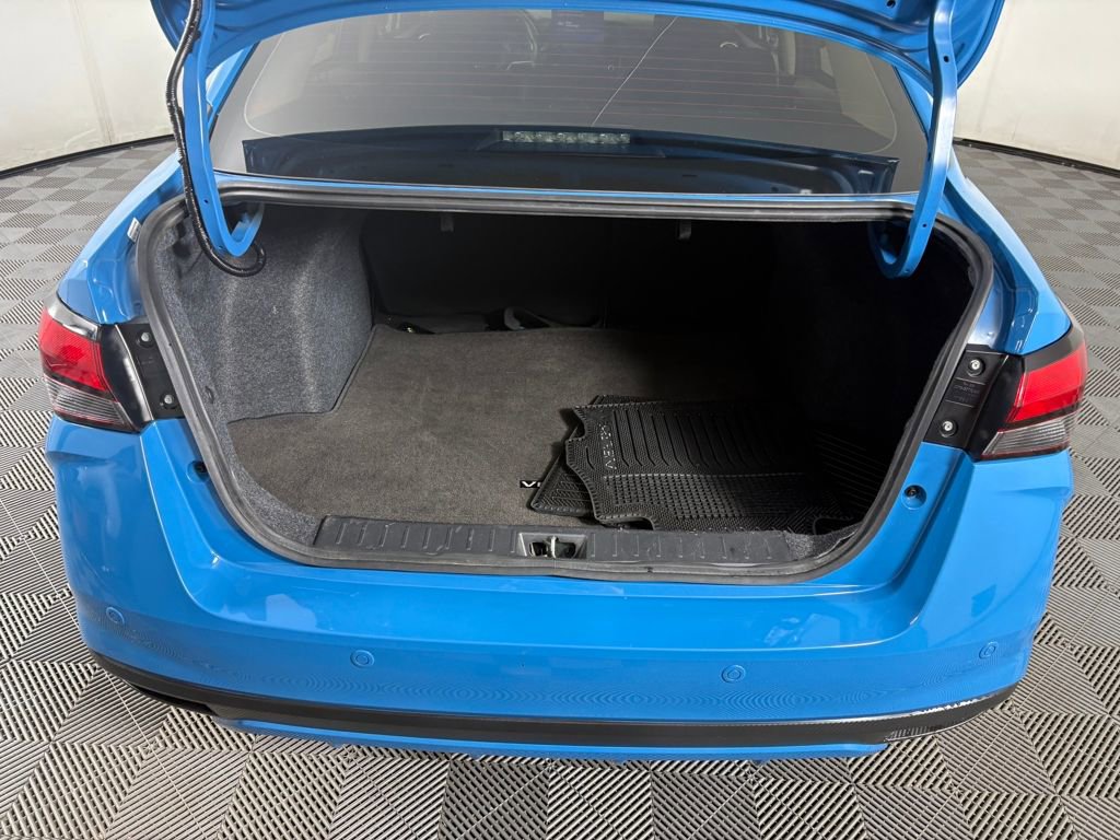 Used 2025 Nissan Versa SR w/ Trunk Package image 30