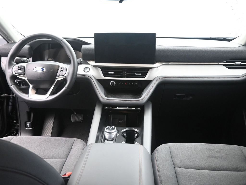 Used 2025 Ford Explorer Active image 16