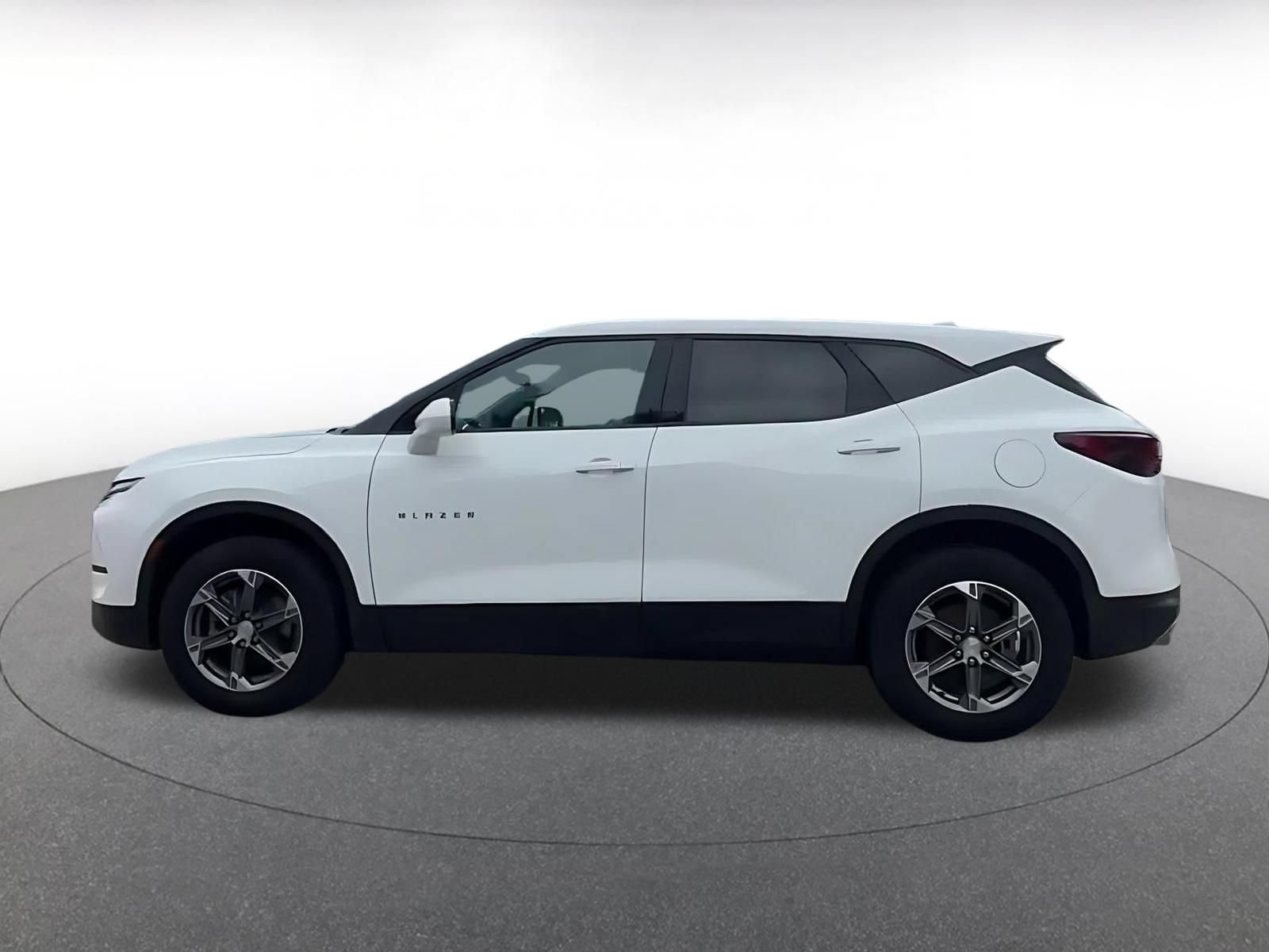Used 2025 Chevrolet Blazer LT FWD image 8
