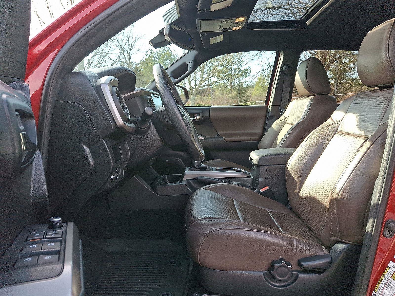 Used 2018 Toyota Tacoma Limited image 13