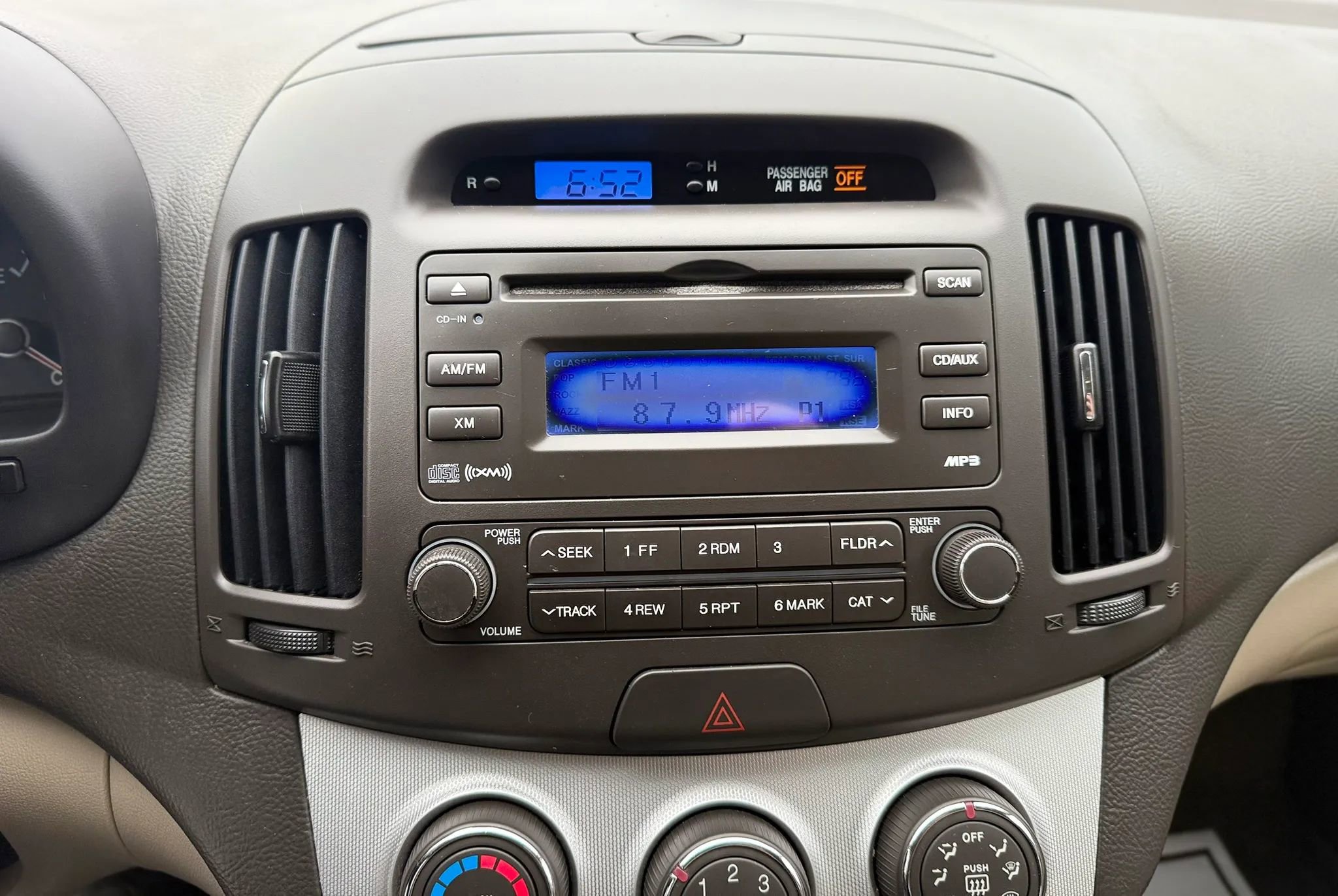 Used 2008 Hyundai Elantra GLS FWD image 13