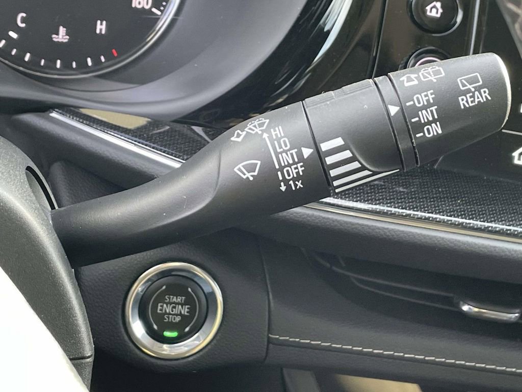 Used 2022 Buick Envision Essence w/ Technology Package I image 22