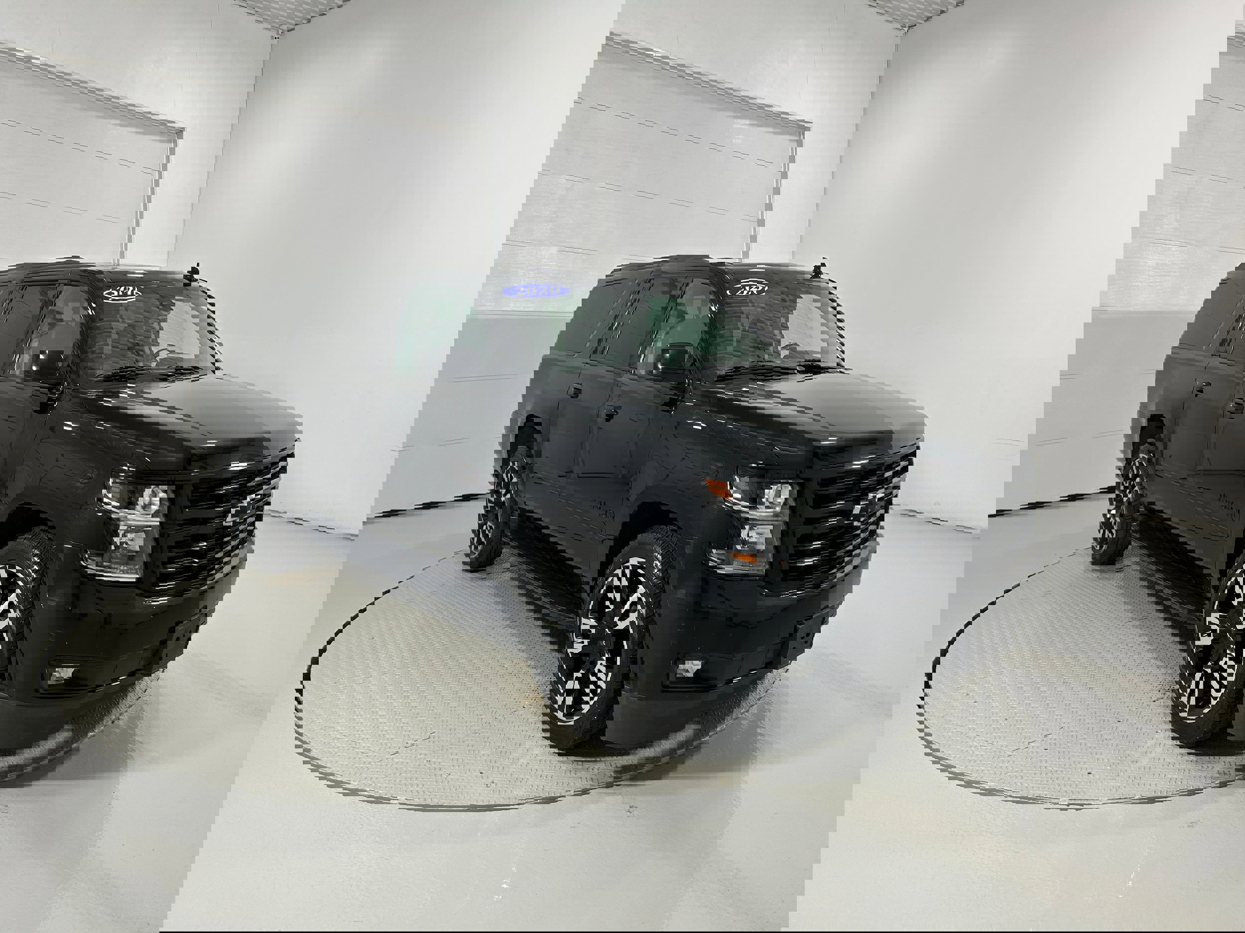 Used 2020 Chevrolet Suburban Premier image 2