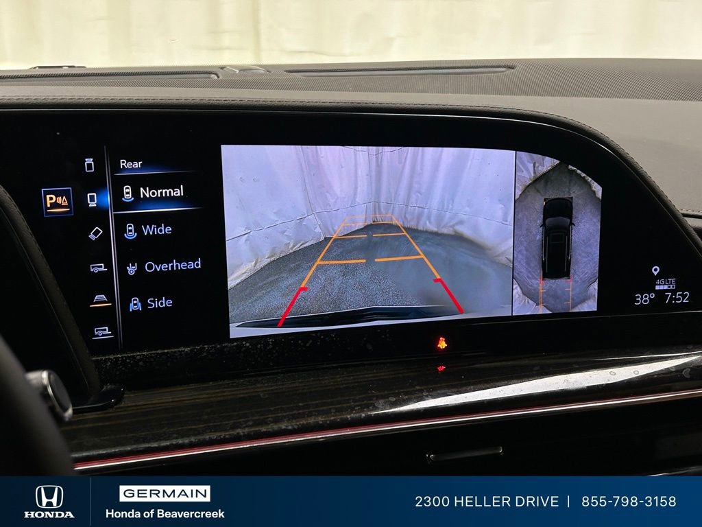 Used 2024 Cadillac Escalade Sport w/ LPO, ONYX Package image 23