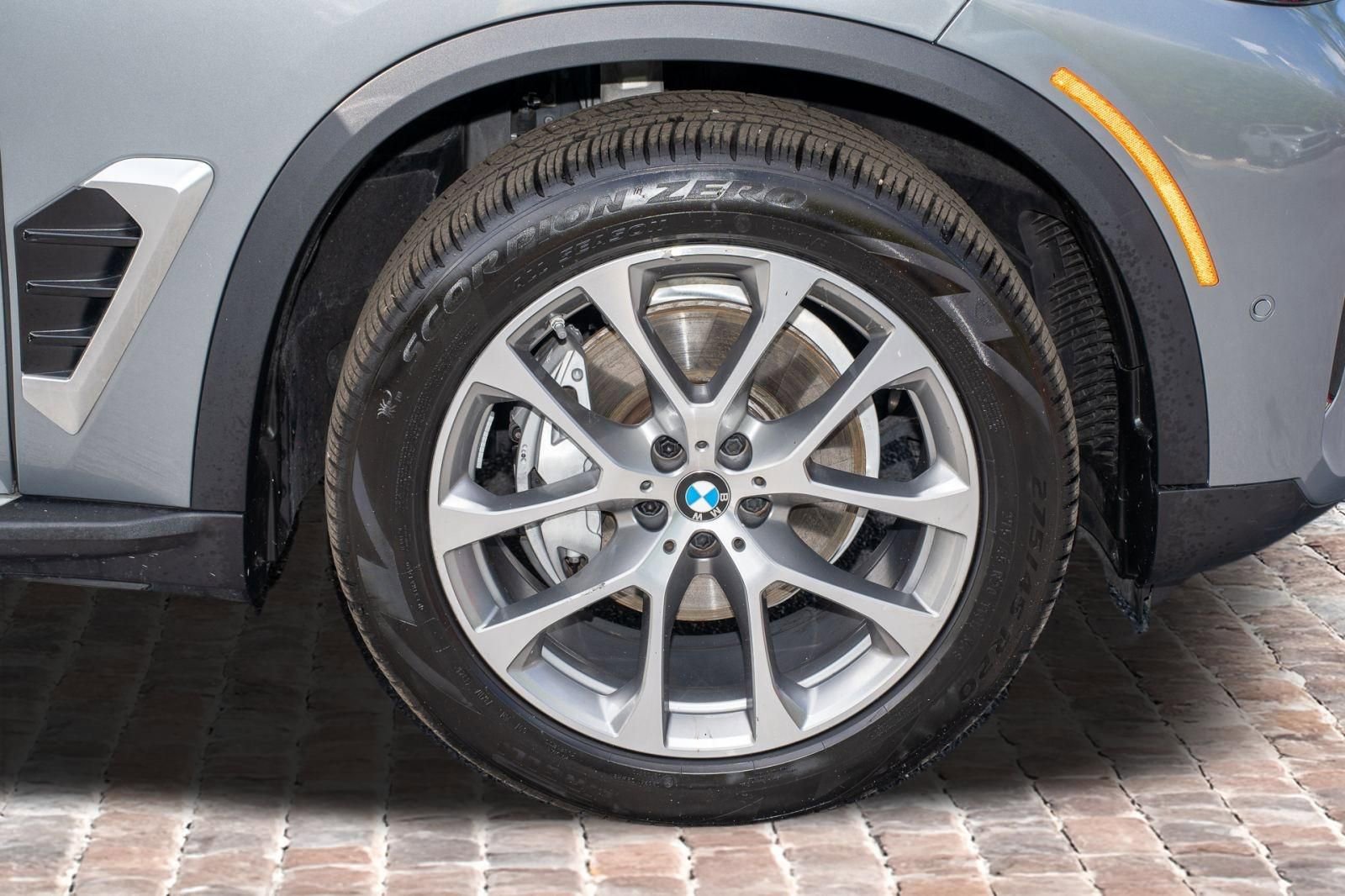 Used 2025 BMW X5 xDrive40i image 41
