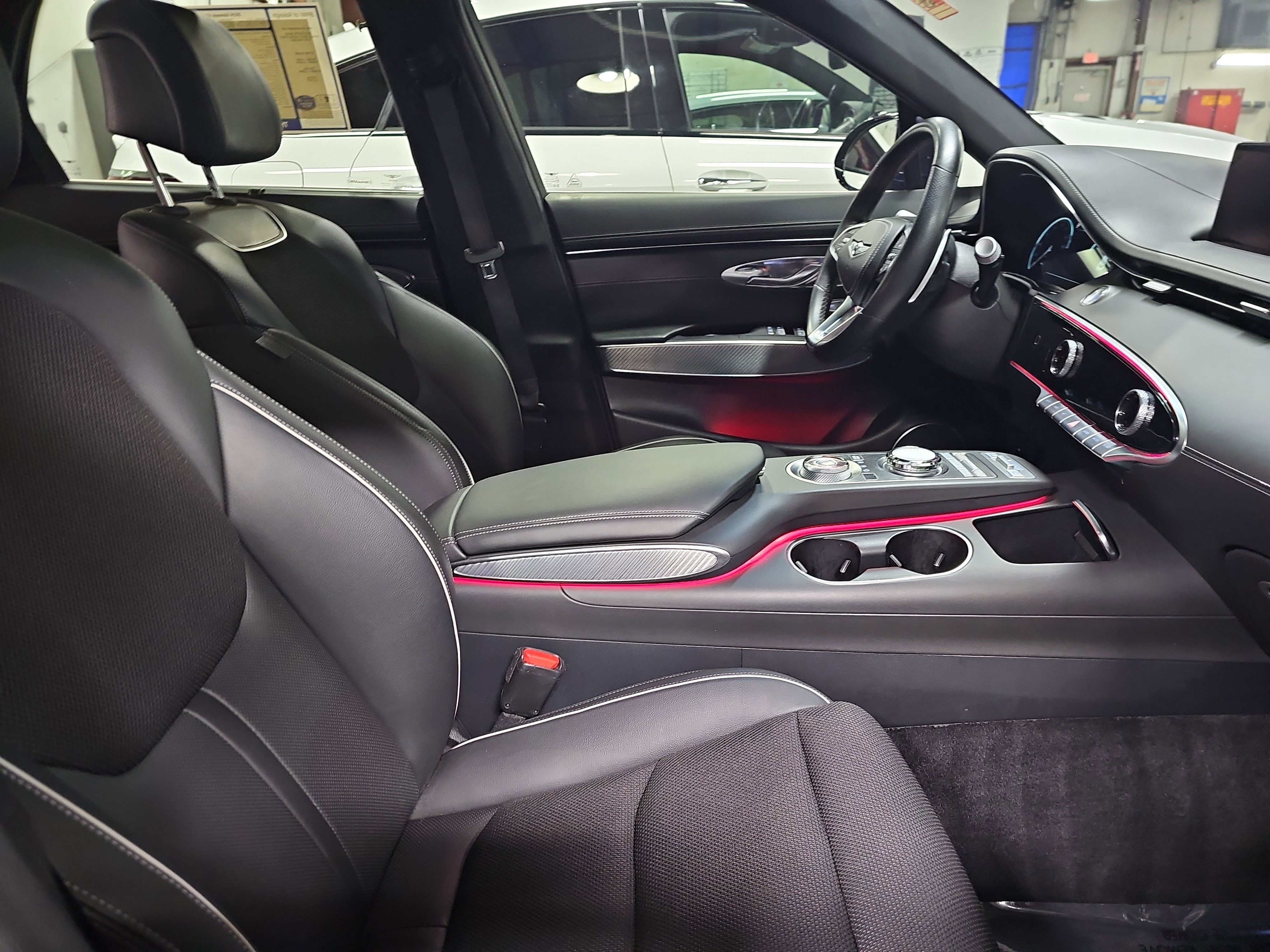 Used 2024 Genesis GV70 2.5T w/ Sport Prestige Package AWD/4WD image 10