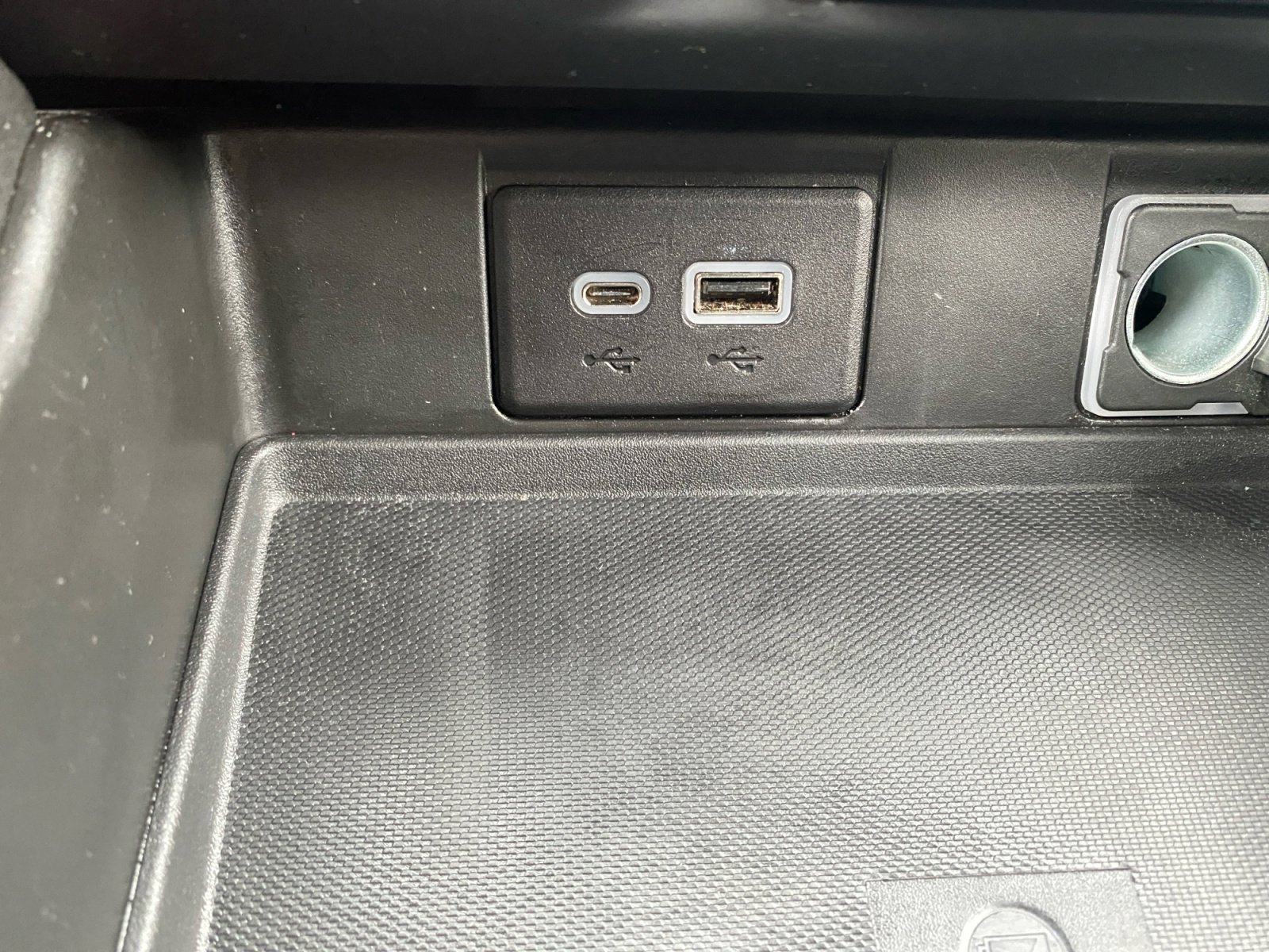 Used 2022 GMC Yukon AT4 w/ AT4 Premium Plus Package image 21