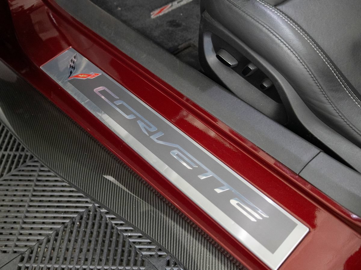Used 2016 Chevrolet Corvette Z06 w/ 3LZ Preferred Equipment Group RWD image 13