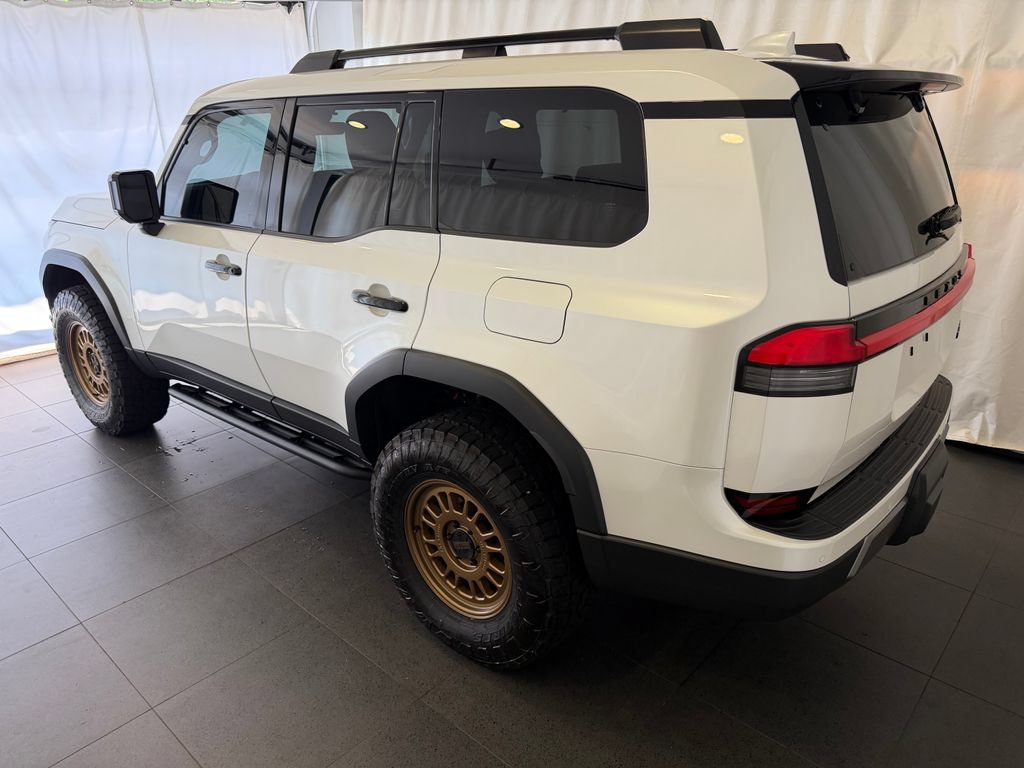 Used 2024 Lexus GX 550 AWD/4WD image 3