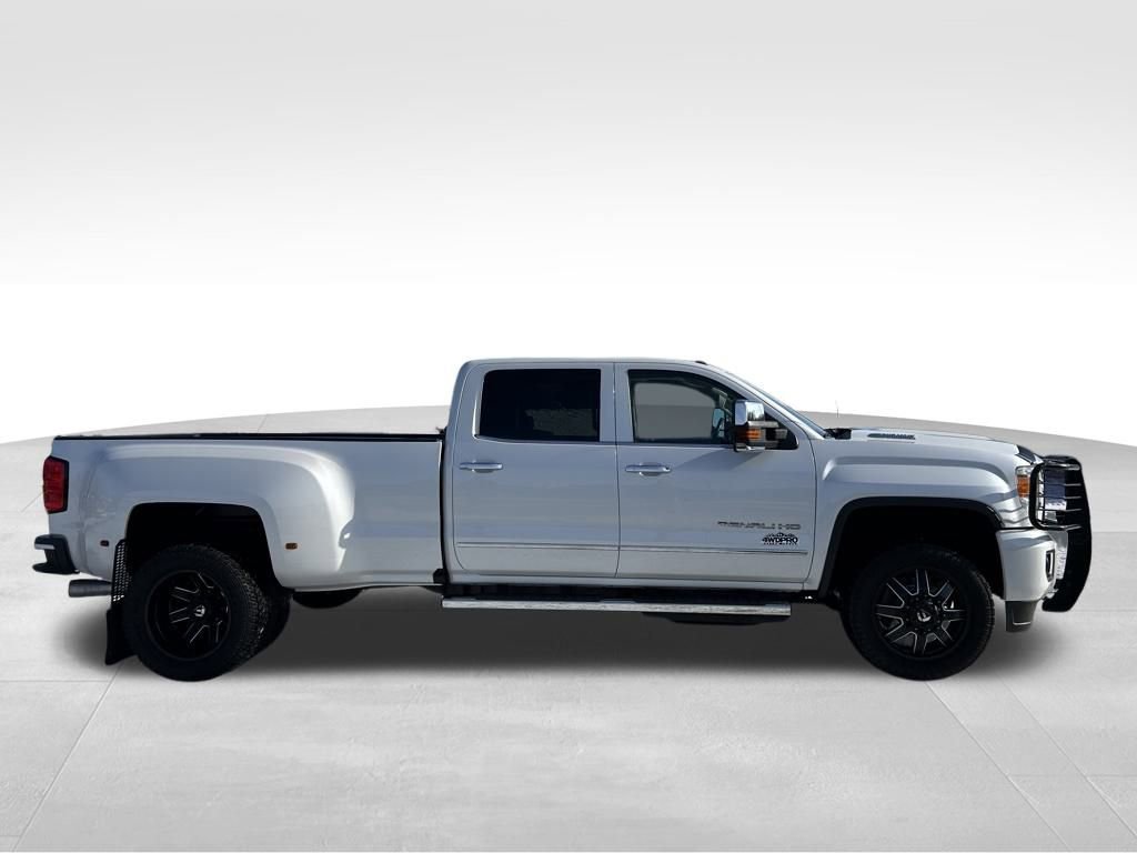 Used 2019 GMC Sierra 3500 Denali w/ Duramax Plus Package image 10