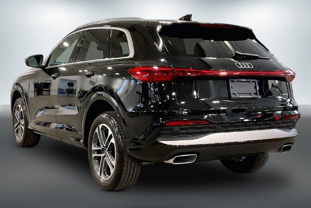 Certified 2025 Audi Q5 Premium Plus w/ Premium Plus AWD/4WD image 12