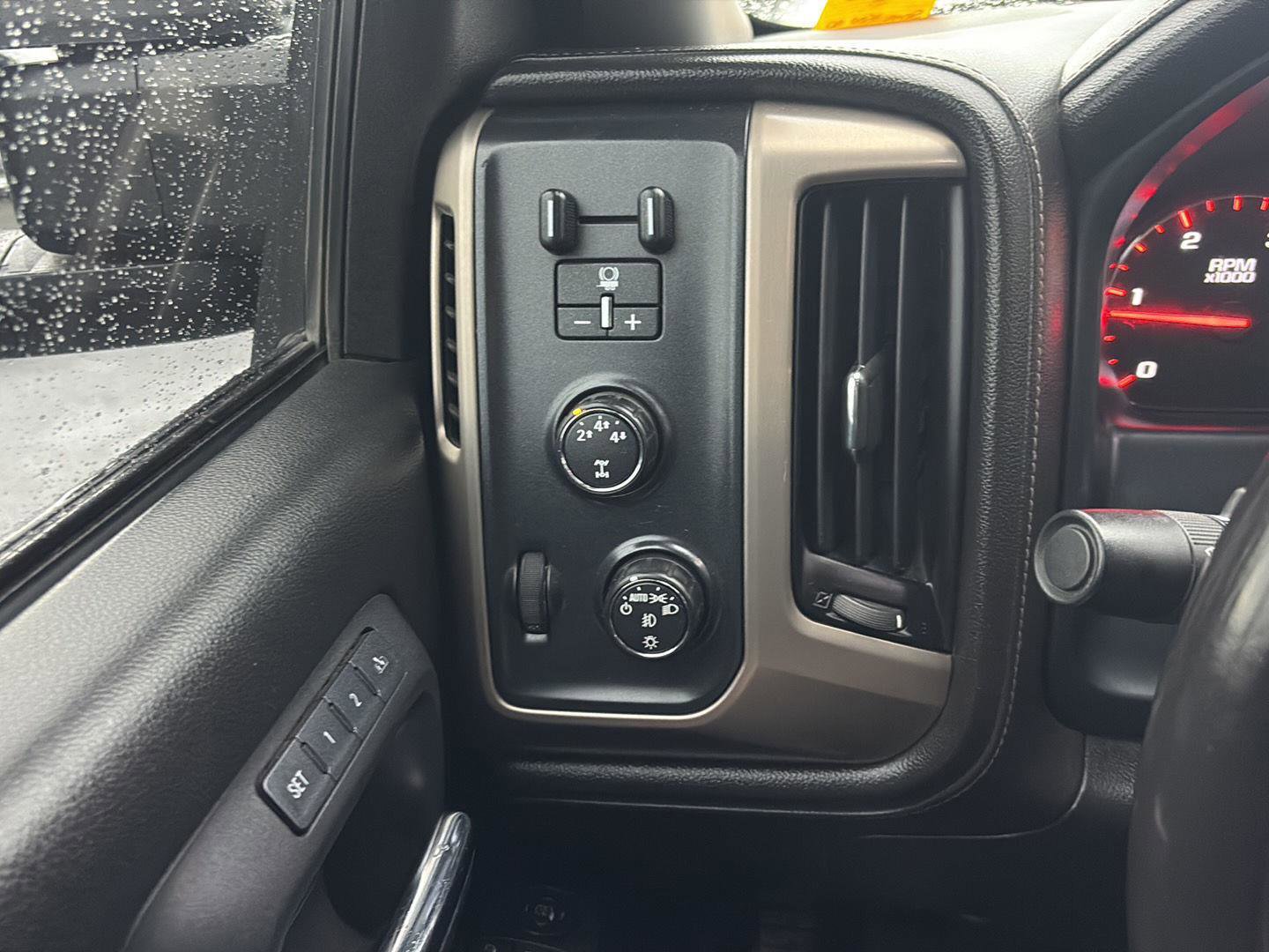 Used 2015 GMC Sierra 3500 Denali w/ Duramax Plus Package image 39