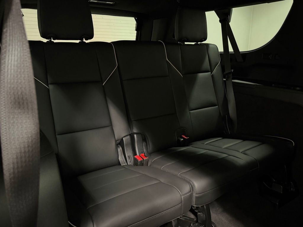 Used 2024 Cadillac Escalade ESV Premium Luxury image 30