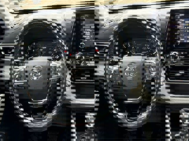 Used 2021 Toyota Highlander XLE image 13