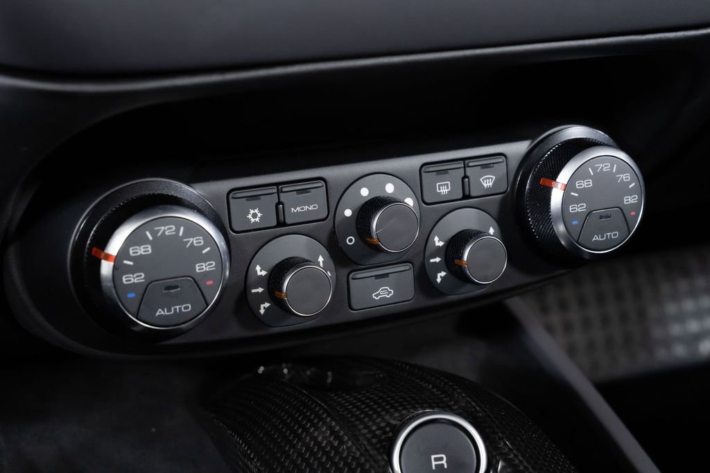 Used 2015 Ferrari California T RWD image 38