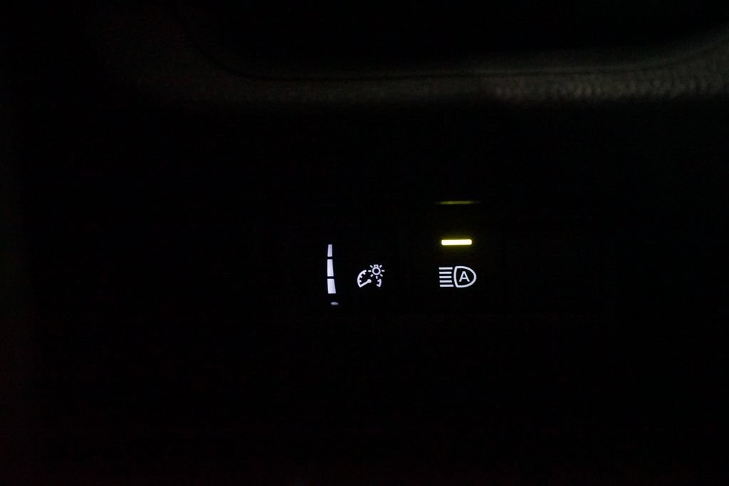 Certified 2023 Toyota RAV4 LE AWD/4WD image 23