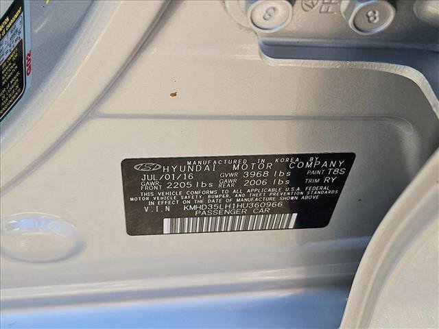 Used 2017 Hyundai Elantra GT FWD image 14
