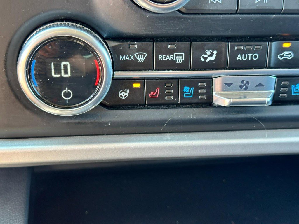 Used 2024 Ford Expedition XLT image 25